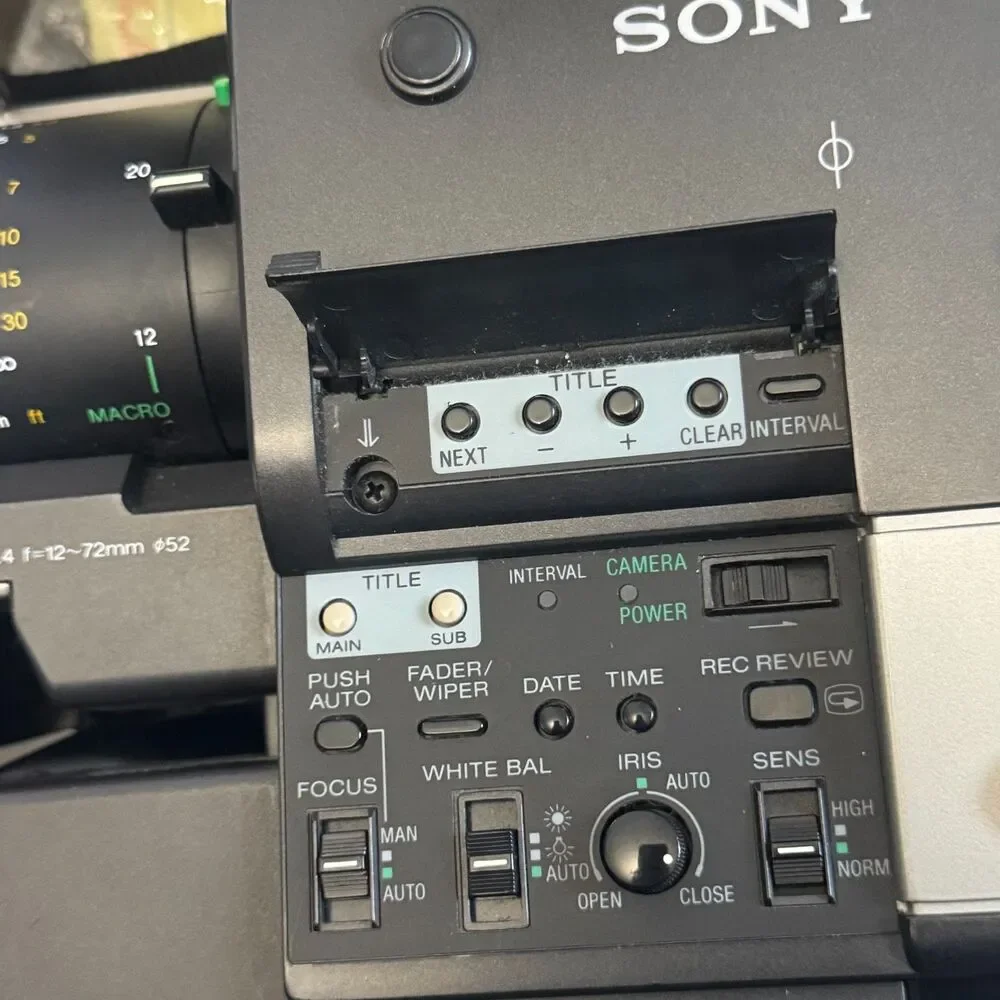 Vintage Sony CCD-V110 Video8 PRO Camcorder Kit For PartsRepair/Battery/Chargers